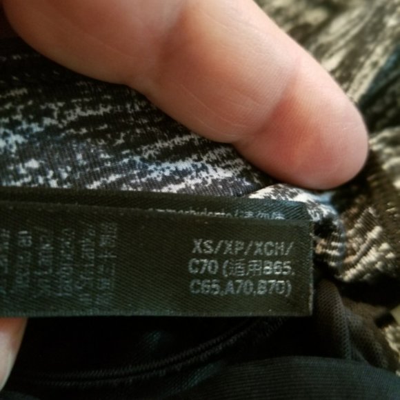 Lot of 2 Sport's Bra's. Victoria Sport & Marvel - Picture 5 of 8